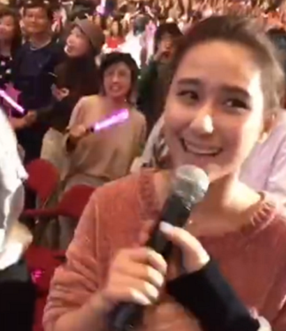 幸运迷妹!周杰伦演唱会赌王女儿何超莲接话筒合唱