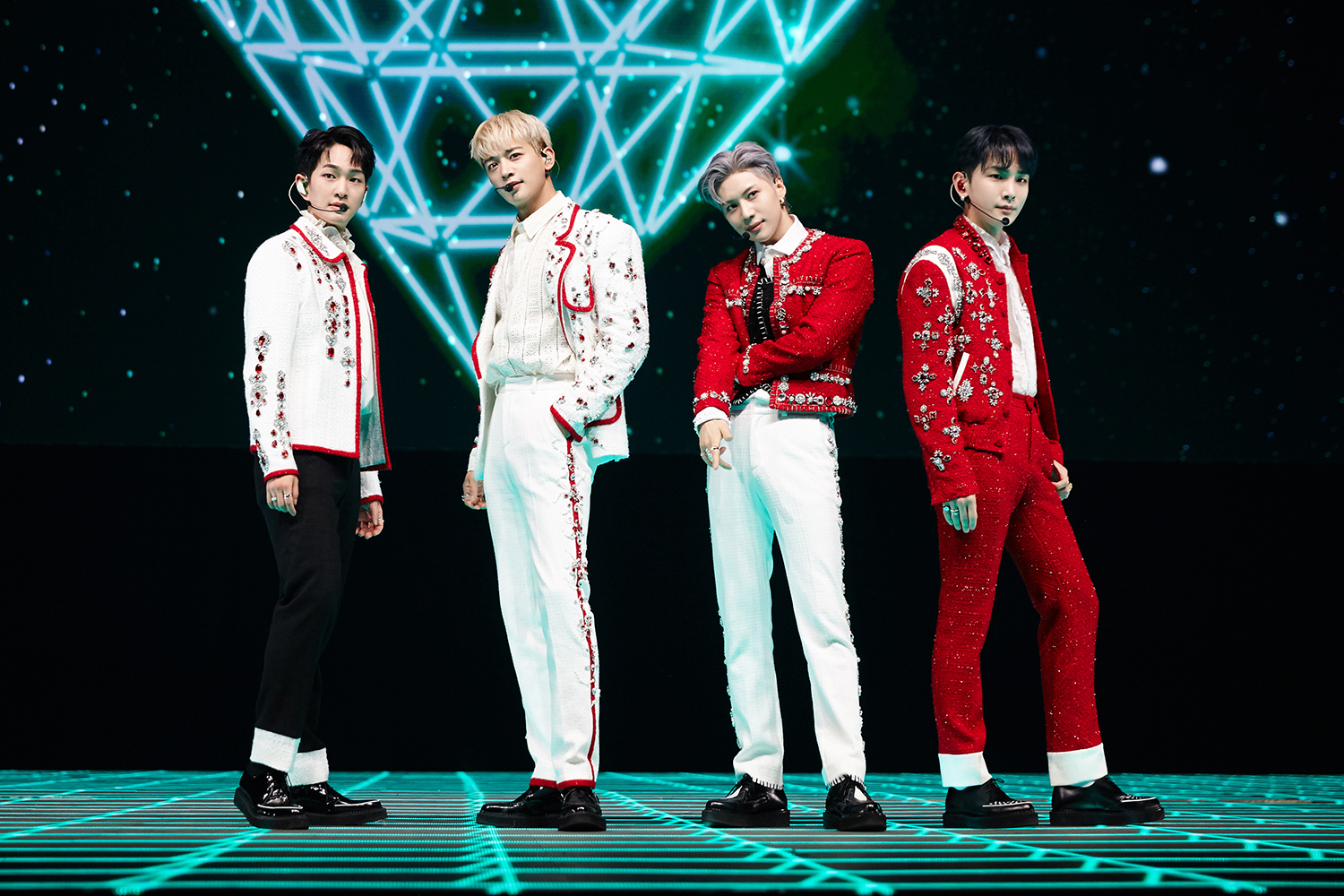 SHINee“Beyond LIVE”公演图片 4.JPG