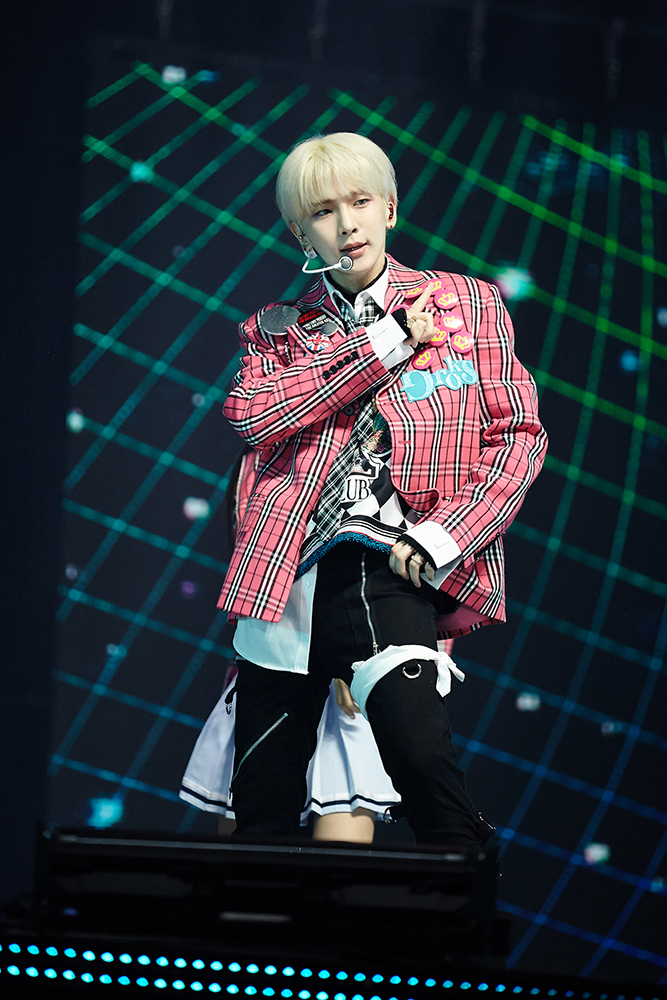 KEY “Beyond LIVE” 图片 3.jpg