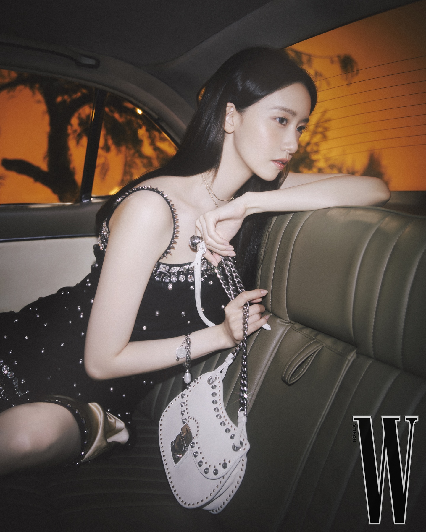 林允儿《《W Korea》Miu Miu画报 03.jpeg