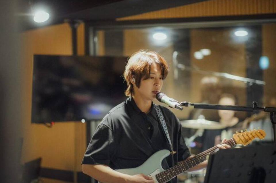 金贤重一家三口首度同框 圈外妻的长相也第一次曝光